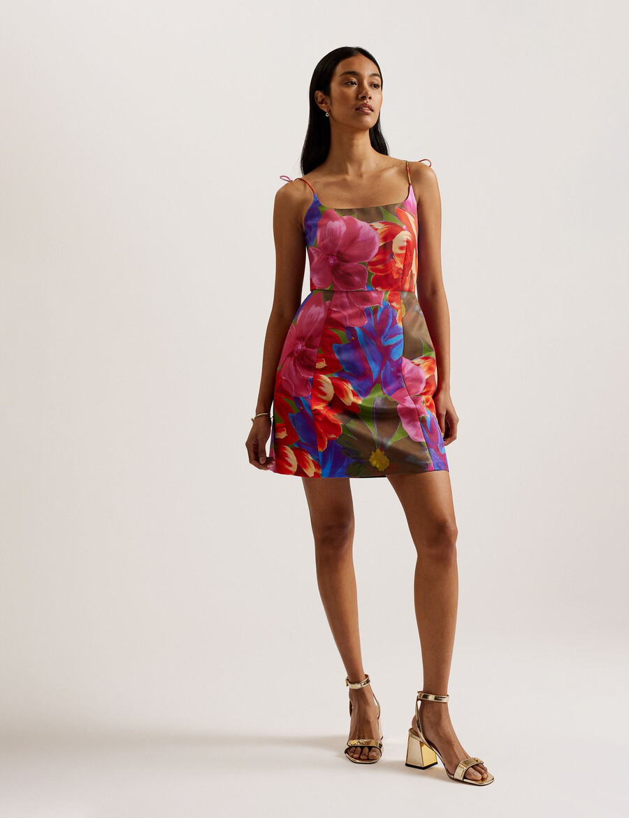 jyneen - vestido mini ajustado con estampado