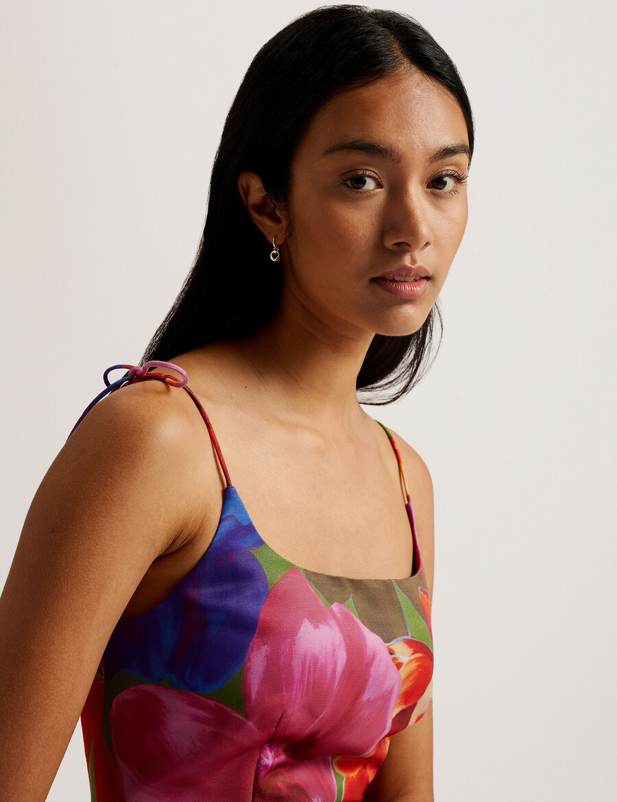 jyneen - vestido mini ajustado con estampado