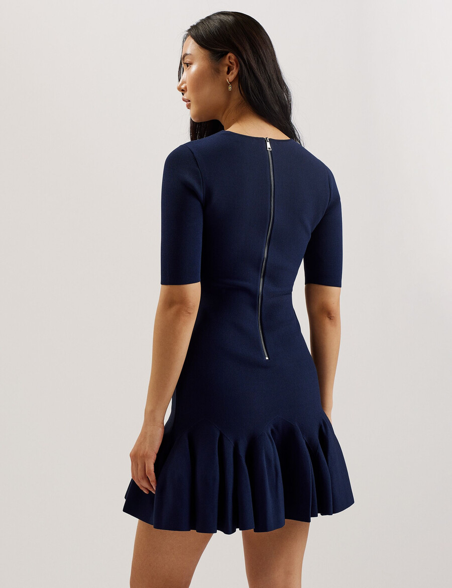 alzann - vestido mini ajustado de punto con dobladillo plisado