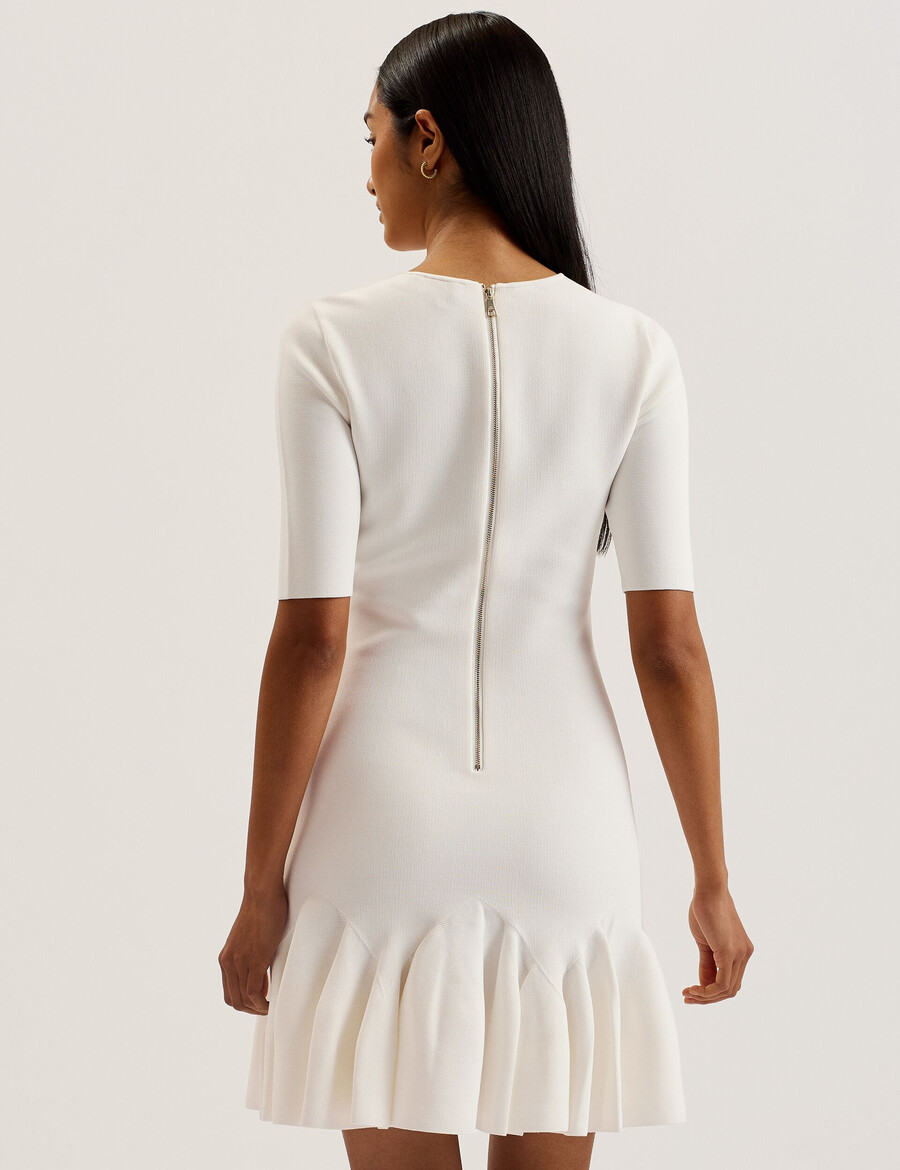 alzann - vestido mini ajustado de punto con dobladillo plisado