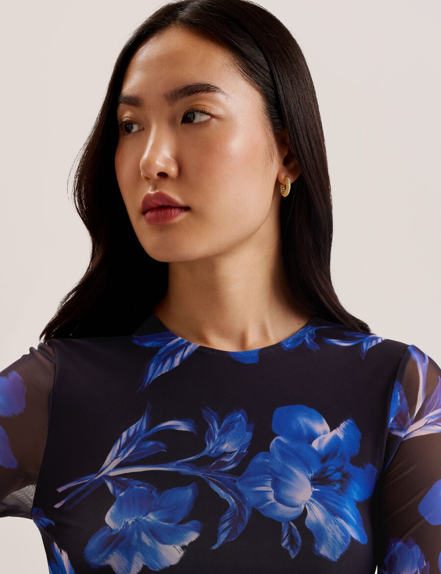 marliyy - vestido midi ajustado de malla con estampado floral
