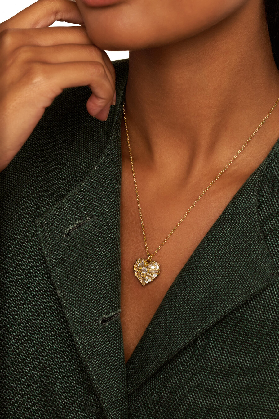 cherish - collar con colgante de medallón en forma de corazón con cristales