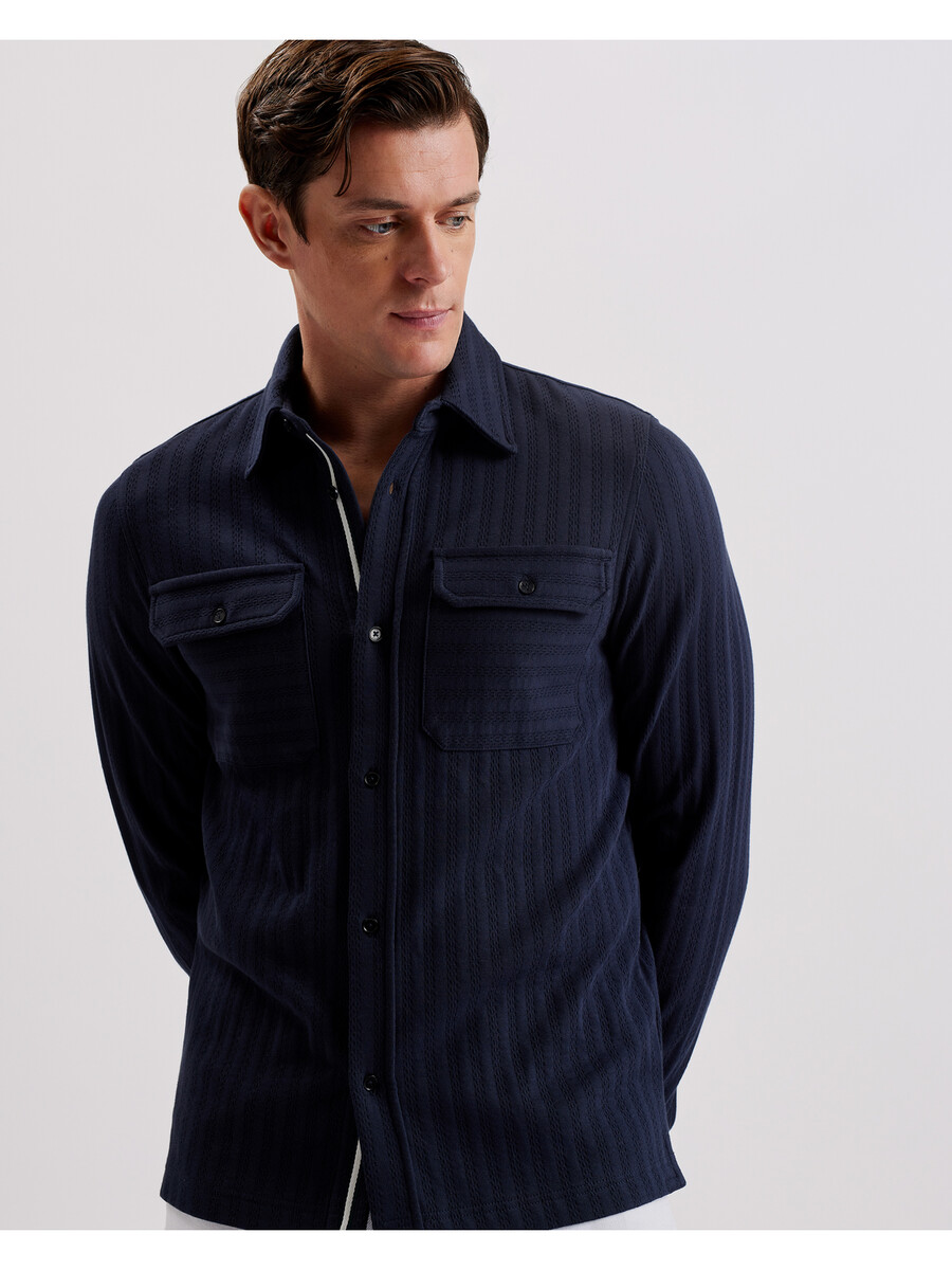 belza - camisa de algodón texturizado con bolsillos utilitarios