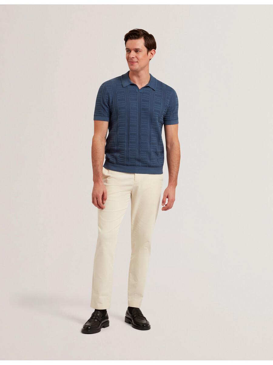 ruzza - polo texturizado de cuello abierto de manga corta