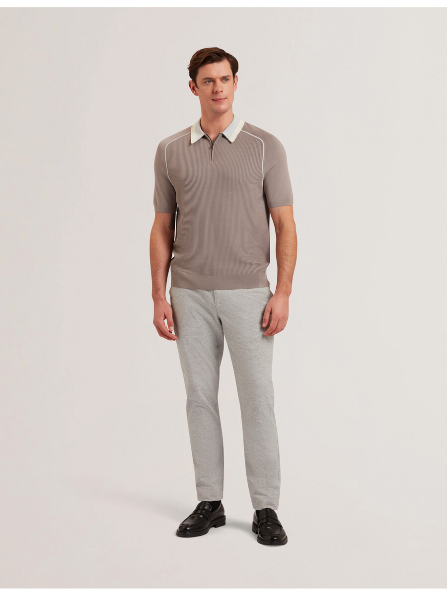 paxto - polo texturizado con cremallera y cuello a rayas