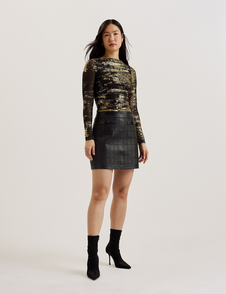 karenha - top de malla con cuello oblicuo y estampado metalizado