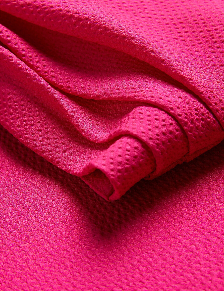 anini - top texturizado sin mangas con cuello alto