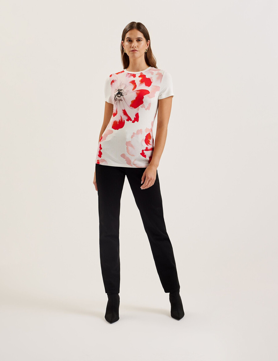 sindhaa - camiseta ajustada de manga corta con estampado floral