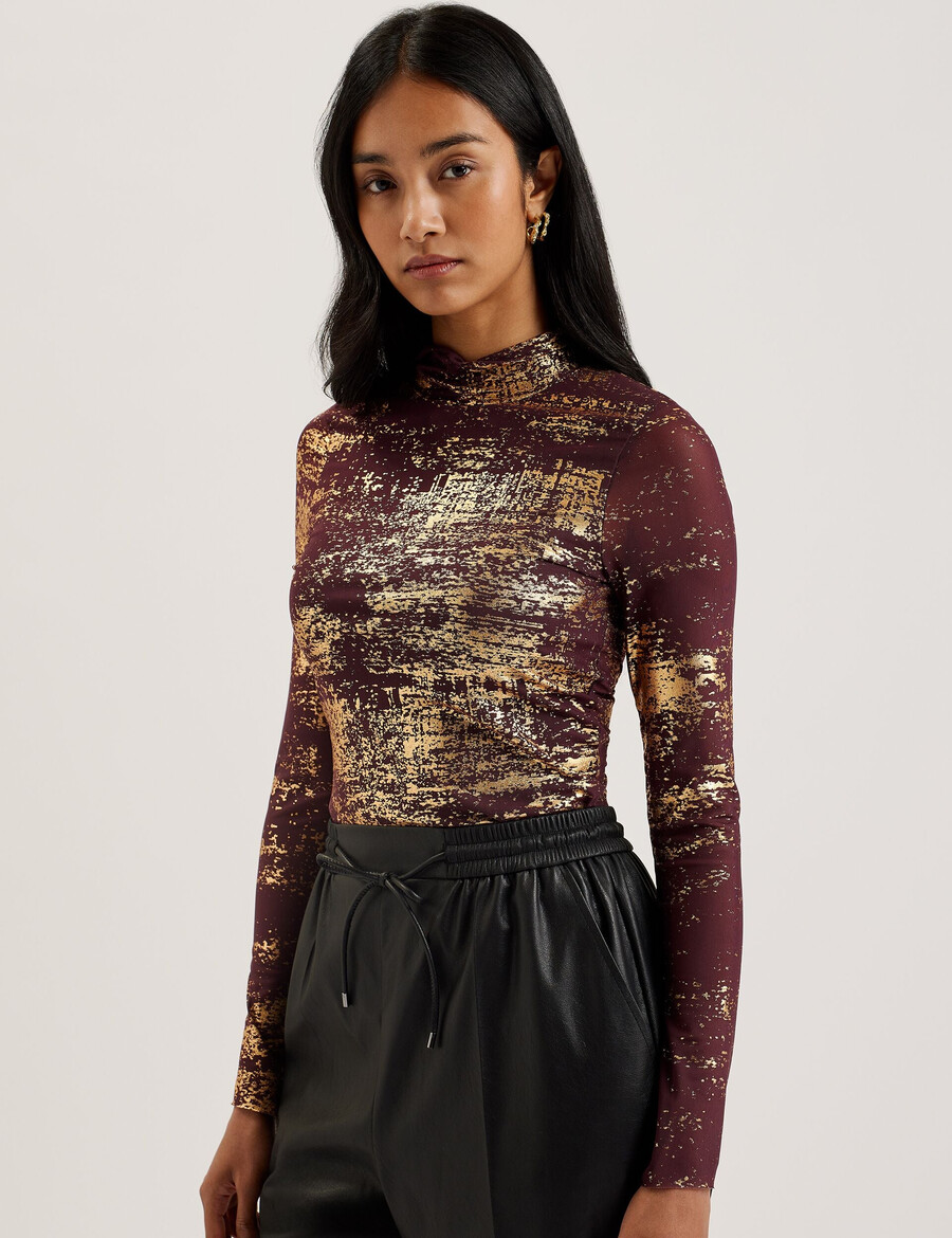 sofiy - top de cuello alto de malla con estampado metalizado