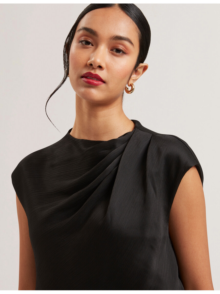 misrina - top de satén con detalle de escote drapeado
